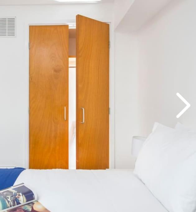 Bright, Nice Interior, Close To The City, 2 Bedroom Apartment Londra Exterior foto