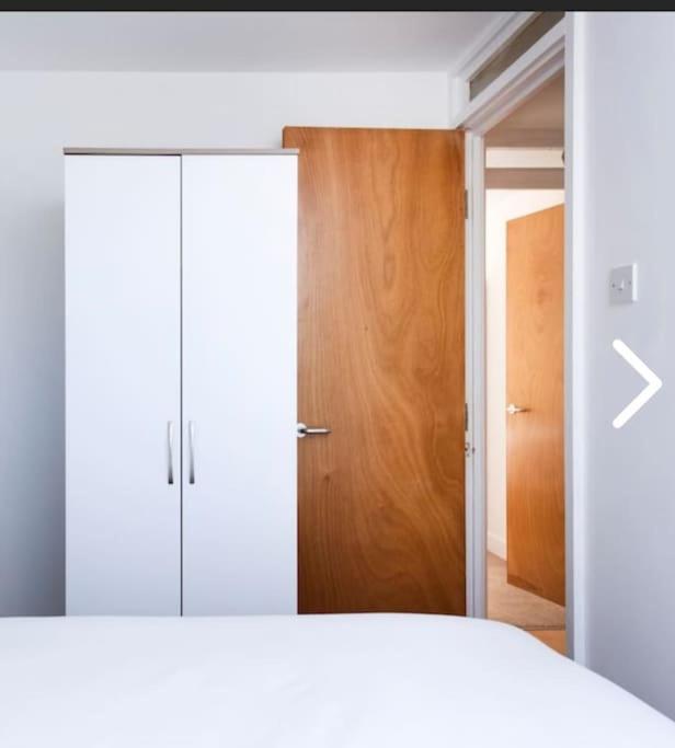 Bright, Nice Interior, Close To The City, 2 Bedroom Apartment Londra Exterior foto