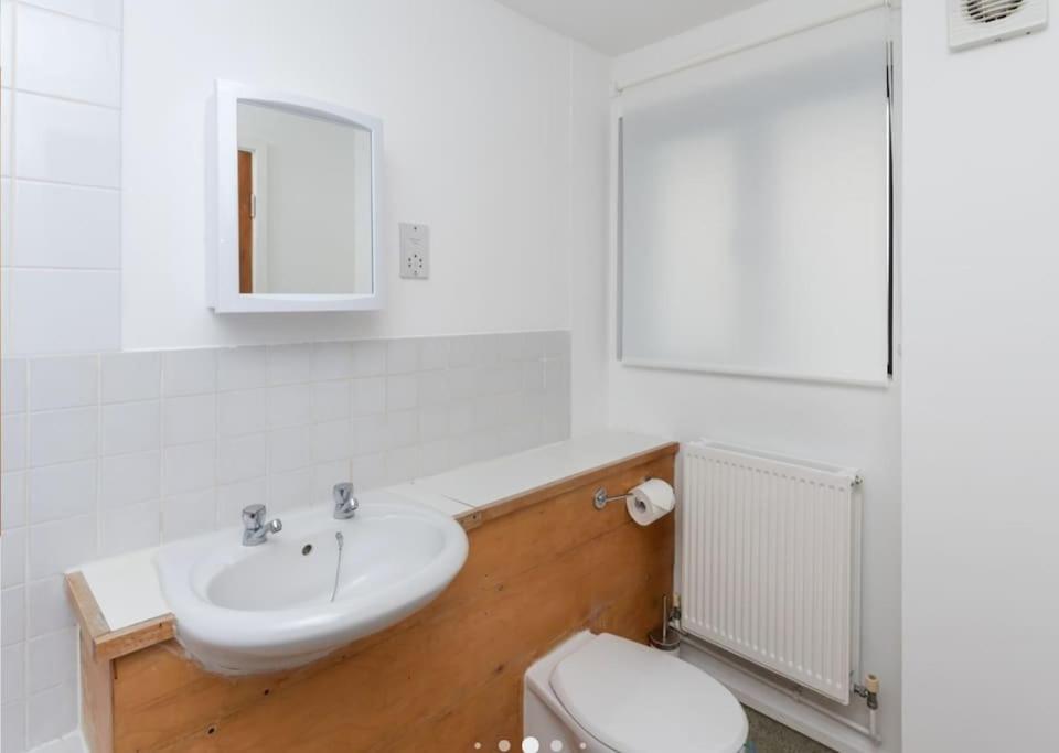 Bright, Nice Interior, Close To The City, 2 Bedroom Apartment Londra Exterior foto