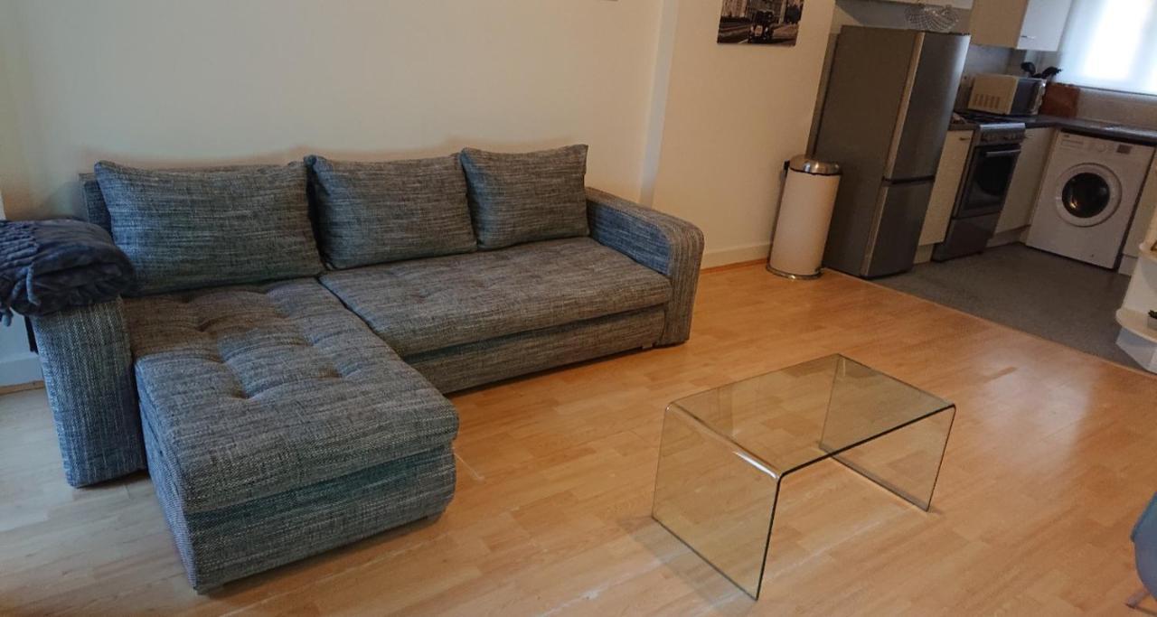 Bright, Nice Interior, Close To The City, 2 Bedroom Apartment Londra Exterior foto