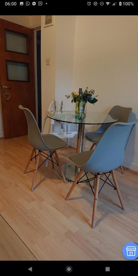 Bright, Nice Interior, Close To The City, 2 Bedroom Apartment Londra Exterior foto