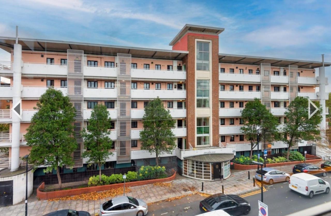 Bright, Nice Interior, Close To The City, 2 Bedroom Apartment Londra Exterior foto